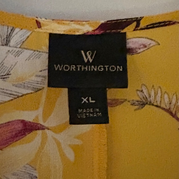 Worthington Short Sleeve Blouse - Picture 6 of 6